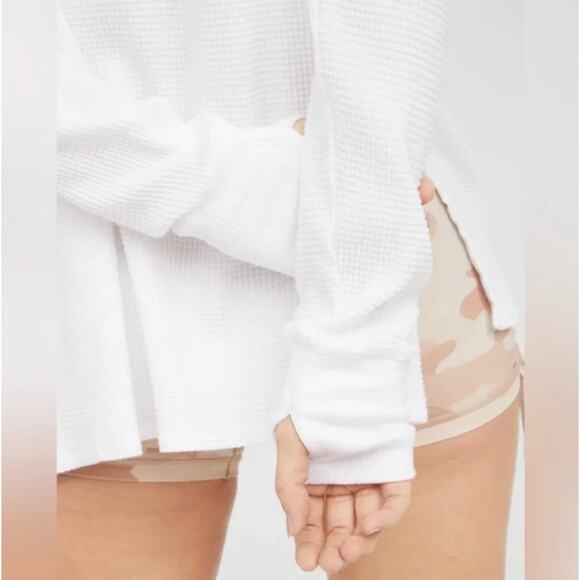 OFFLINE by Aerie Wow! Waffle Knit Long Sleeve T-Shirt in White Size XL - Picture 7 of 12